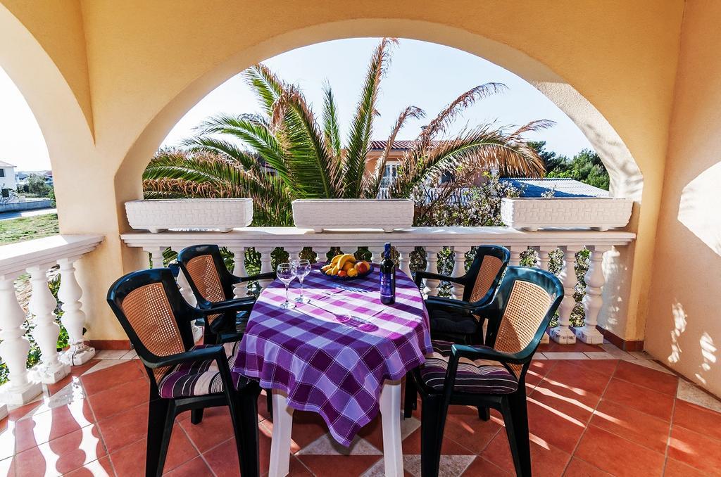Villa Mare Apartments Vir Eksteriør bilde