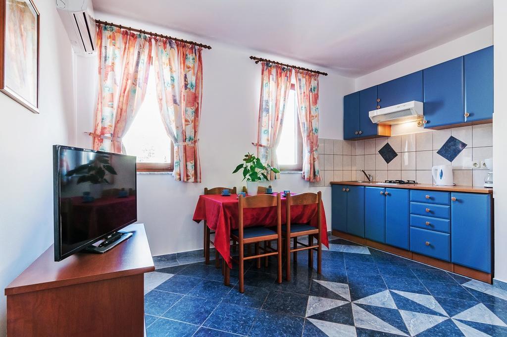 Villa Mare Apartments Vir Eksteriør bilde