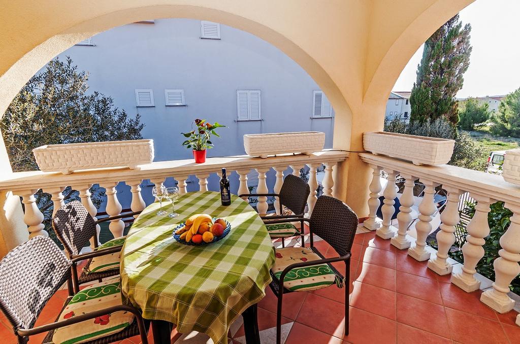 Villa Mare Apartments Vir Eksteriør bilde
