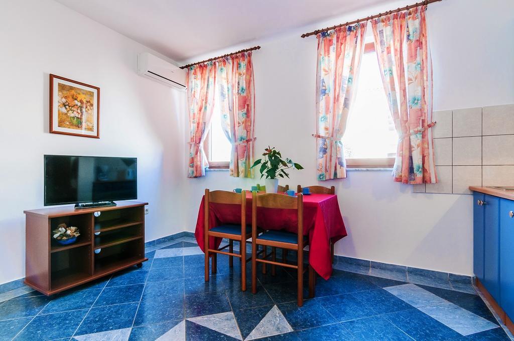 Villa Mare Apartments Vir Eksteriør bilde