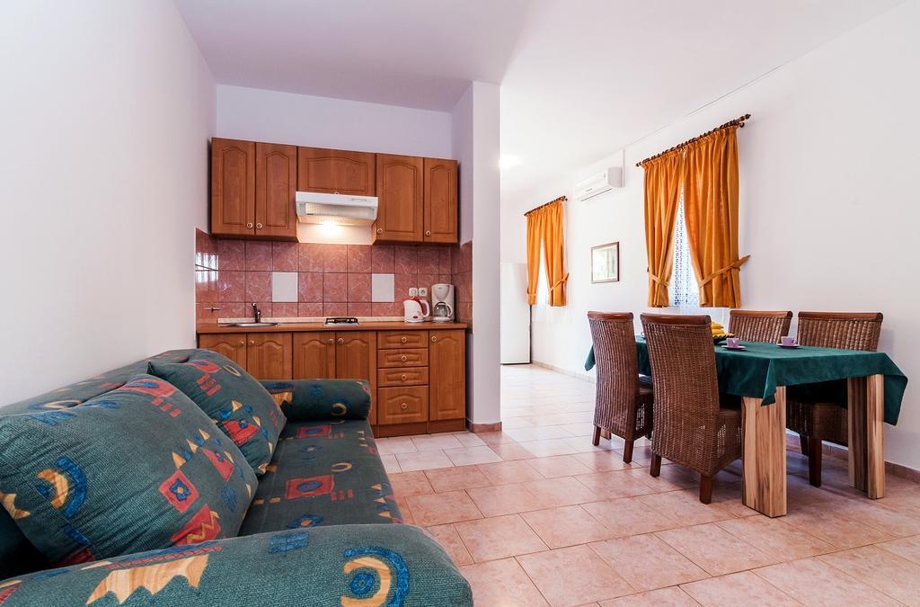 Villa Mare Apartments Vir Eksteriør bilde