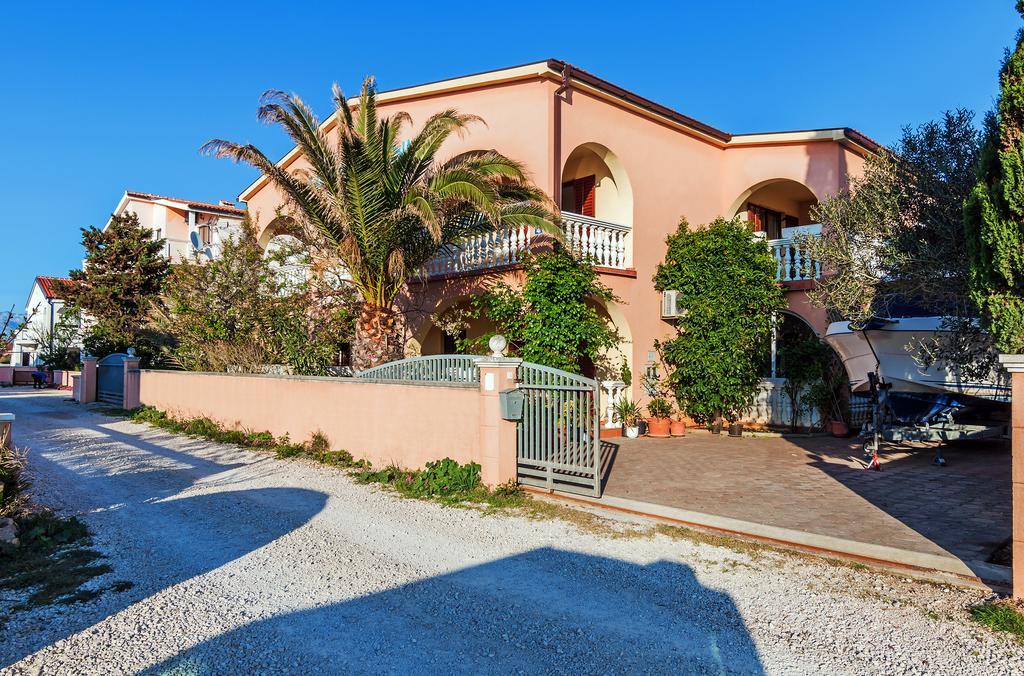 Villa Mare Apartments Vir Eksteriør bilde